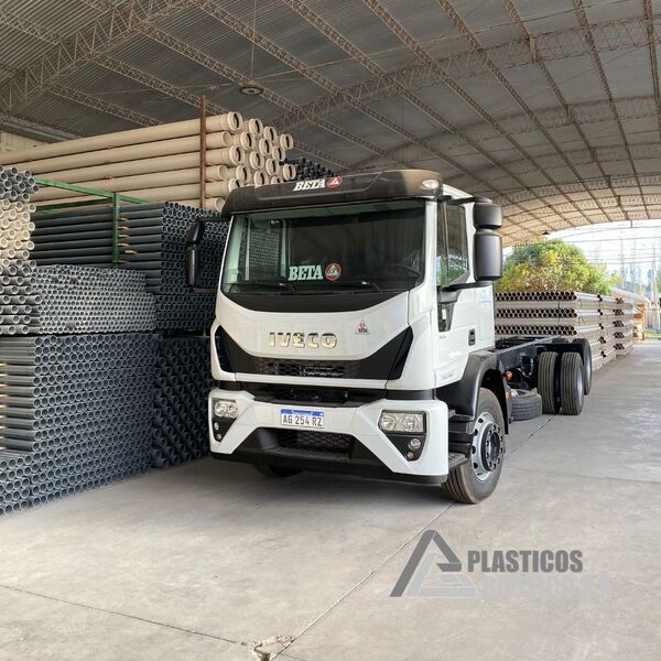 Adquirimos un nuevo camión para la flota de Plásticos Bostico S.A.